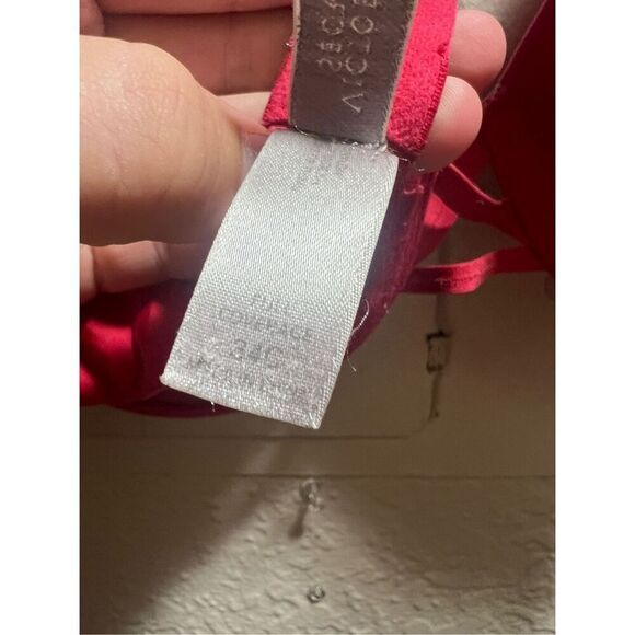 Victoria’s Secret Red Full Coverage Bra Woman’s Size 34C - Picture 12 of 13